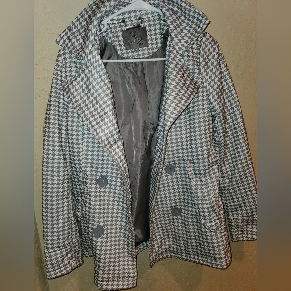 Blazer - Picture 2 of 3